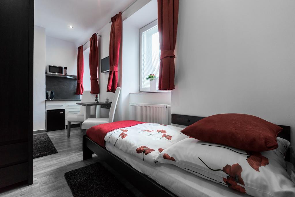 Hotel Apartments Benesova 6 Kutná Hora Oda fotoğraf