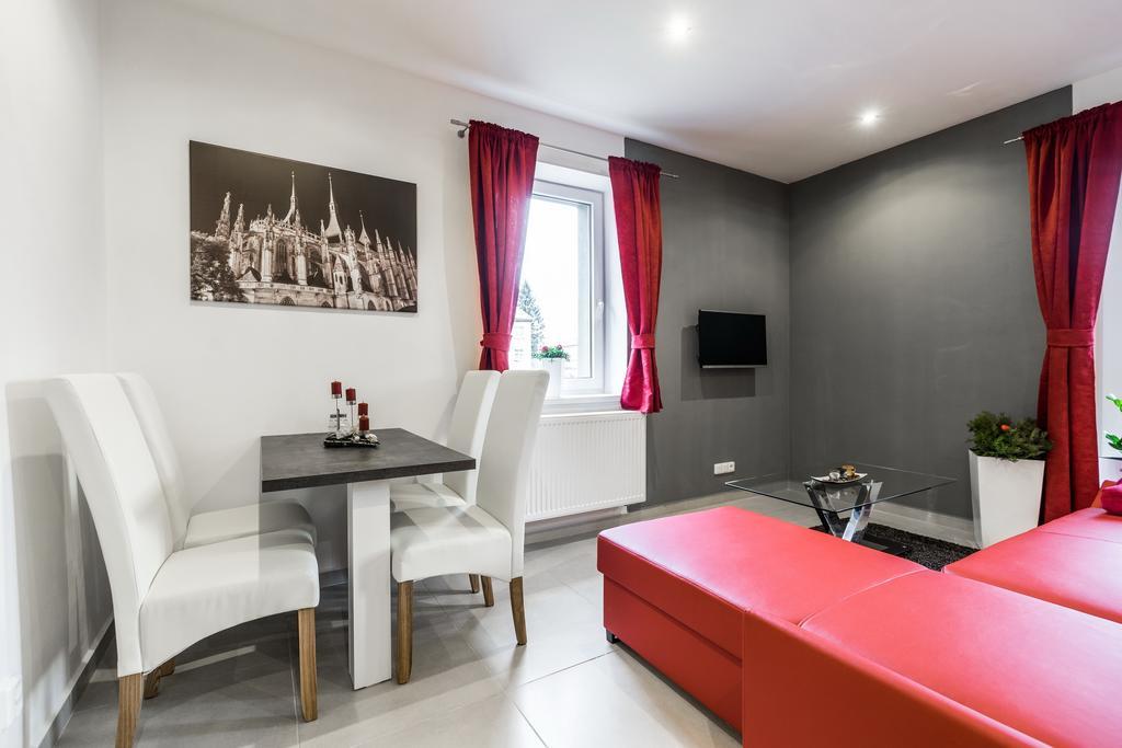 Hotel Apartments Benesova 6 Kutná Hora Oda fotoğraf